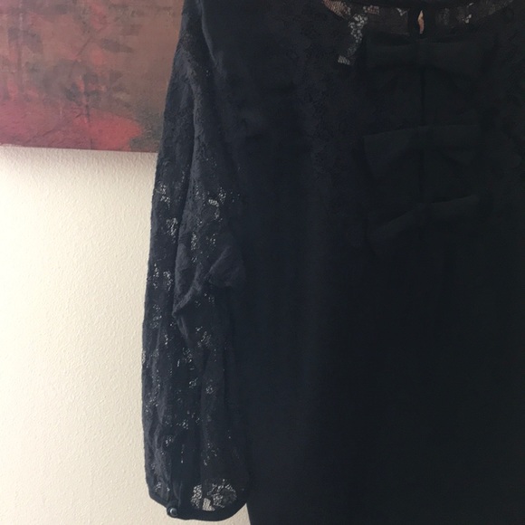 Black blouse - Picture 4 of 4